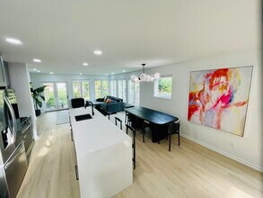 323 Gross St in Pittsburgh, PA - Foto de edificio - Building Photo