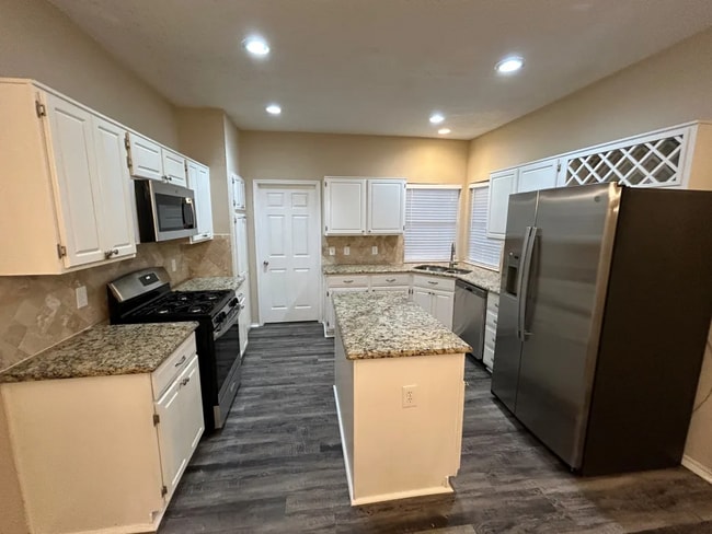 822 Claire View Dr in Desoto, TX - Building Photo - Building Photo