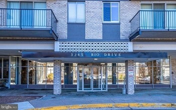3245 Rio Dr in Falls Church, VA - Building Photo - Building Photo
