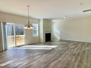 85 Henhouse Ct in Zebulon, NC - Foto de edificio - Building Photo