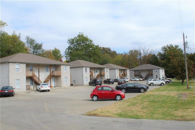 Main Court Apartments in Warrensburg, MO - Building Photo - Other