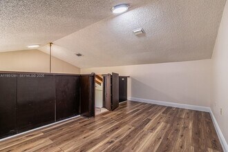 7528 SW 95th Pl in Miami, FL - Building Photo - Building Photo