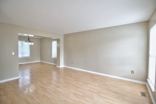 22146 W Plymouth Cir in Plainfield, IL - Building Photo - Building Photo