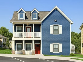 Cottage Row Stillwater in Stillwater, OK - Foto de edificio - Building Photo