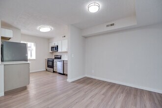 Maple Oaks Apartments in Middletown, OH - Building Photo - Building Photo
