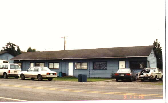 7406-7418 Eustis Hunt Rd E in Spanaway, WA - Foto de edificio