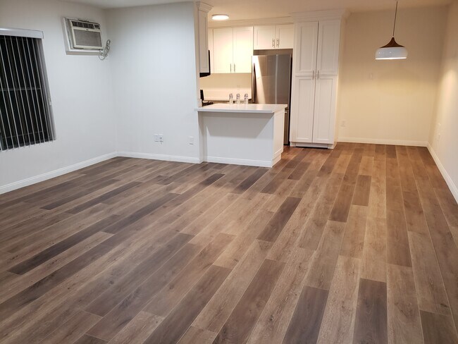 1833 N Edgemont St in Los Angeles, CA - Building Photo - Building Photo