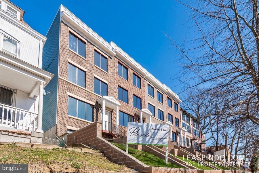 4525 1/2 Georgia Ave NW in Washington, DC - Building Photo