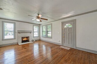 1219 Alliance St in Waller, TX - Building Photo - Building Photo