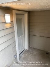 3226 Rucker Ave in Everett, WA - Foto de edificio - Building Photo