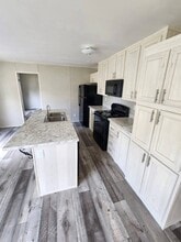 14142 Lorraine Rd in Biloxi, MS - Building Photo - Building Photo
