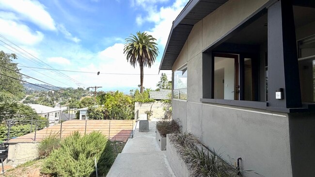 2306 Teviot St in Los Angeles, CA - Building Photo - Building Photo