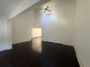82 Upton Dr in Sound Beach, NY - Building Photo - Building Photo