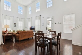 10606 S Redknife Dr in South Jordan, UT - Building Photo - Building Photo