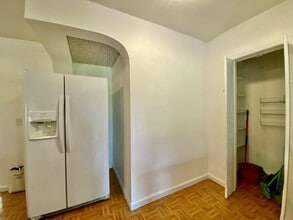 14131 NW 3rd Ave in Miami, FL - Foto de edificio - Building Photo