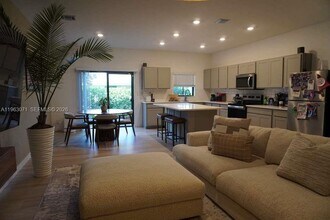 385 NW 9th St in Pompano Beach, FL - Building Photo - Building Photo