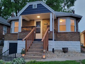3329 McKibbon in St. Louis, MO - Building Photo