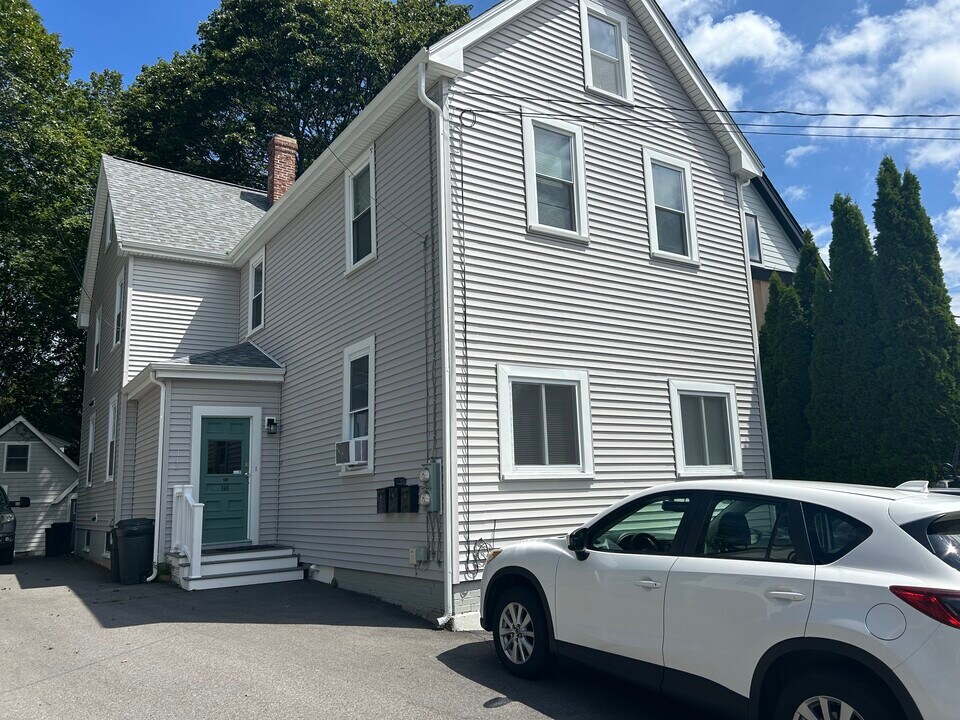 145 Stark St in Portsmouth, NH - Foto de edificio