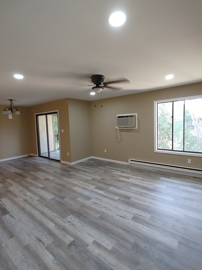 54 Amberly Dr, Unit G in Englishtown, NJ - Building Photo - Building Photo