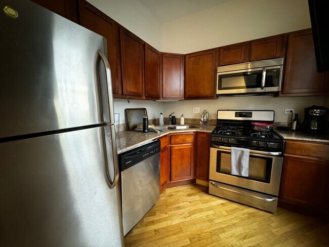 2746 W Le Moyne St, Unit 3F in Chicago, IL - Foto de edificio - Building Photo
