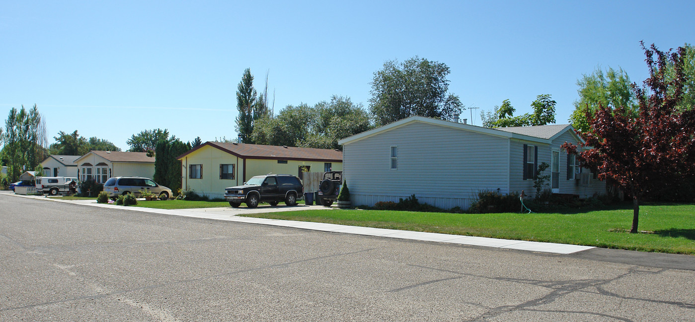 North Hills Estates in Boise, ID - Building Photo