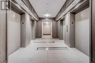 56 Annie Craig Dr in Toronto, ON - Building Photo - Building Photo