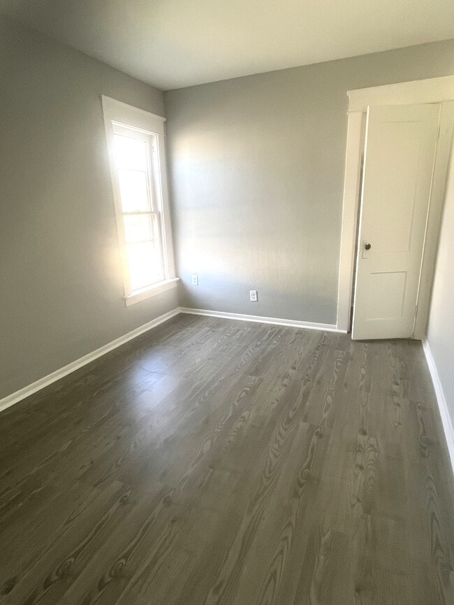 704 W 18th St, Unit 1 in Erie, PA - Foto de edificio - Building Photo