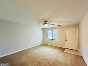 102 Kimberly Way SW in Marietta, GA - Building Photo - Building Photo