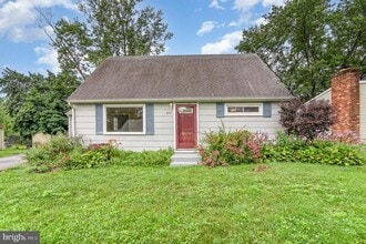 6117 Nassau Rd in Harrisburg, PA - Building Photo - Building Photo