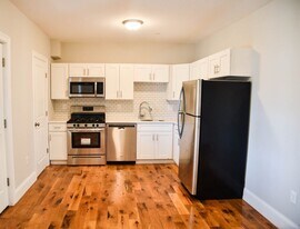 155 Chelsea St, Unit #2 in Boston, MA - Building Photo