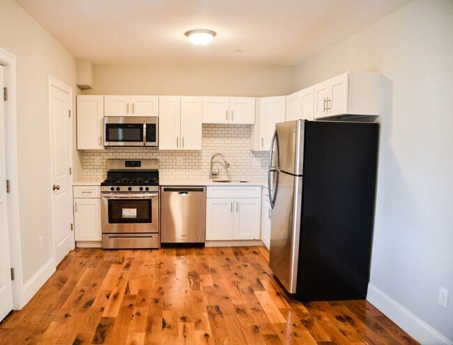 155 Chelsea St, Unit #2