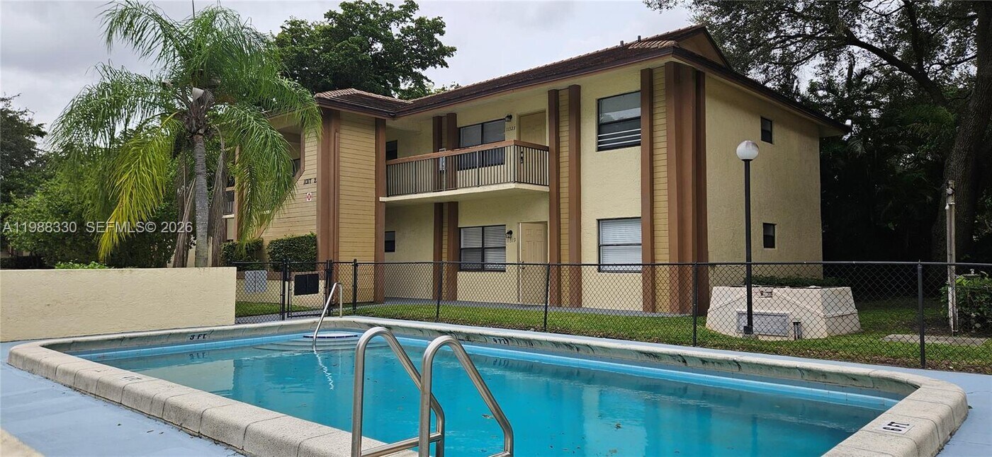 11323 Royal Palm Blvd in Coral Springs, FL - Building Photo