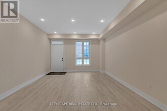 3 Elsie Ln in Toronto, ON - Building Photo - Building Photo