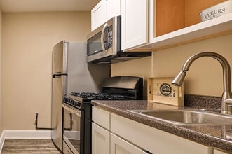 198 Court St in Binghamton, NY - Foto de edificio - Building Photo