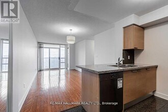 16 Harrison Garden Blvd in Toronto, ON - Building Photo - Building Photo