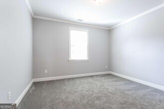 330 La Perla Dr in Sugar Hill, GA - Building Photo - Building Photo