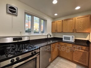 10403 Montrose Ave in Bethesda, MD - Building Photo - Building Photo