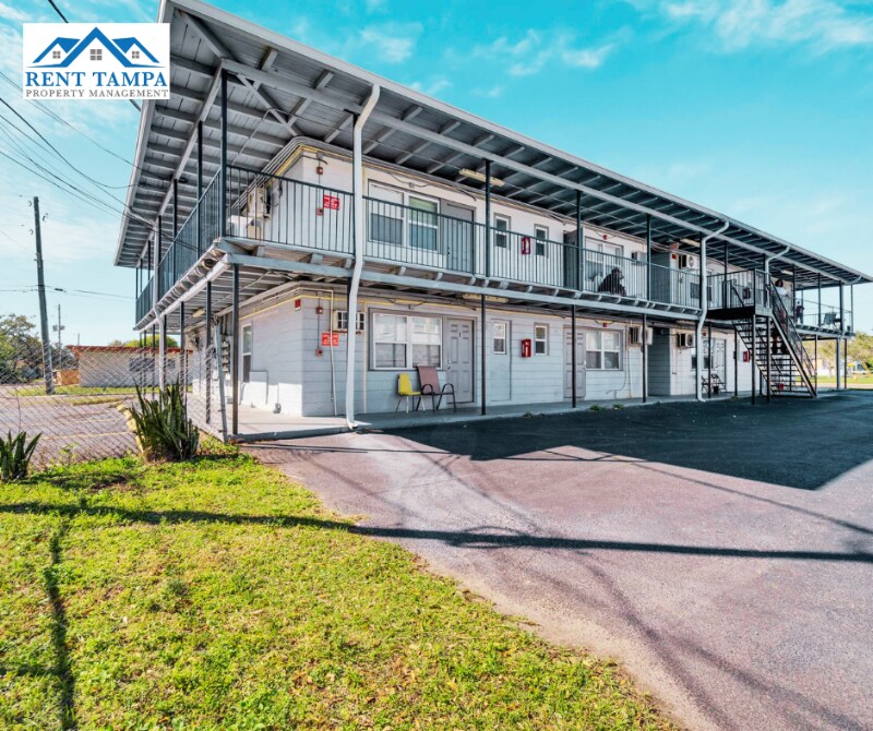 680 22nd Ave S in St. Petersburg, FL - Building Photo