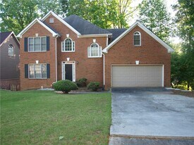 6979 Overlook Point Rd in Stone Mountain, GA - Building Photo