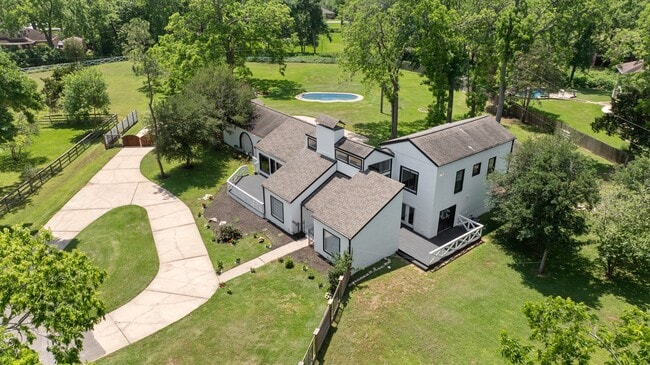 property at 5230 Meadow Forest Ln