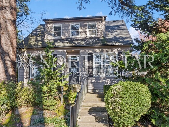 135 Wilbur St in Lake Oswego, OR - Building Photo - Building Photo