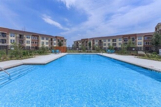 2401 Golden Heights Rd in Fort Worth, TX - Building Photo - Building Photo