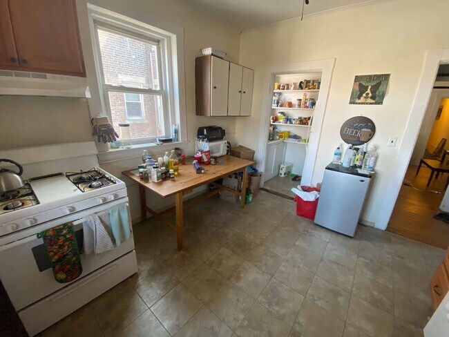 12 Royce Rd, Unit 3