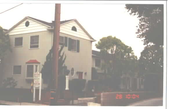 231 W Olive St in Inglewood, CA - Foto de edificio