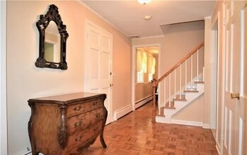 25 Shelter Rock Rd in Trumbull, CT - Foto de edificio - Building Photo