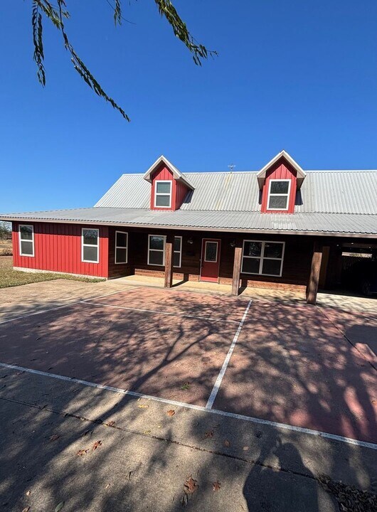 6881 FM 1387 in Waxahachie, TX - Foto de edificio