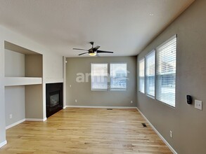 1337 S Duquesne Ct in Aurora, CO - Building Photo - Building Photo