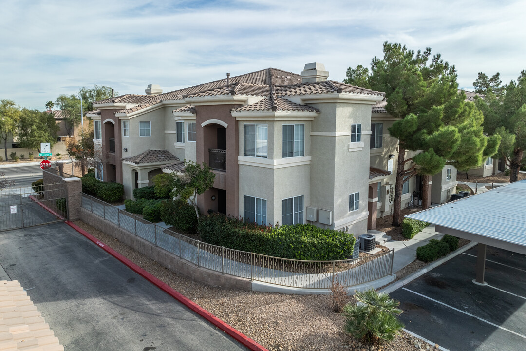 The Falls at Rhodes Ranch in Las Vegas, NV - Building Photo