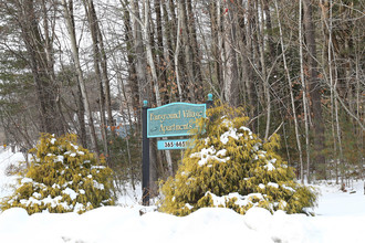 Fairground Village in Ballston Spa, NY - Foto de edificio - Building Photo