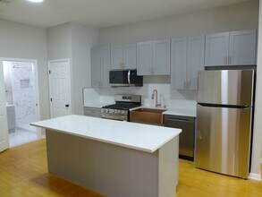 324 Park Ave, Unit 324 in Baltimore, MD - Building Photo - Building Photo